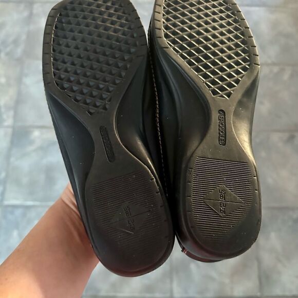 Aerosole A2 black, square toe leather flats. - Picture 6 of 6